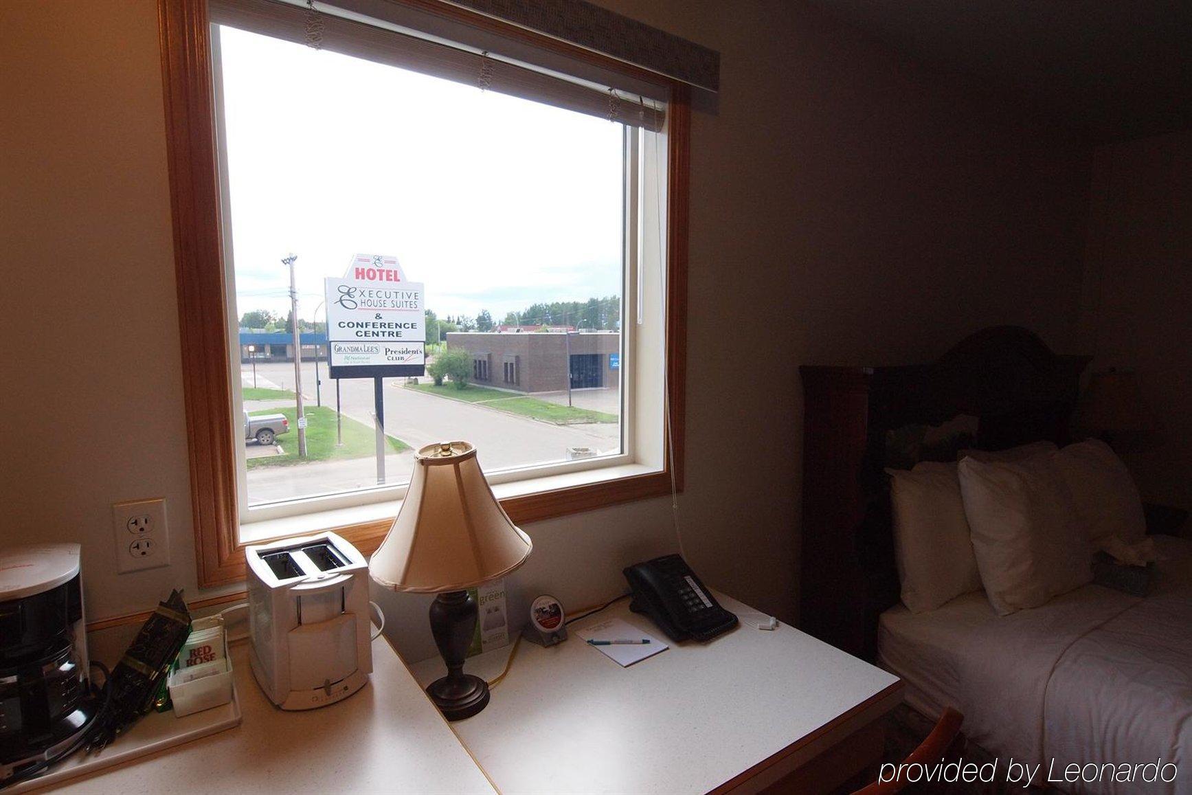 Executive House Suites Hotel & Conference Centre 하이레벨 외부 사진